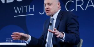 هزینه‌های جنون‌آمیز هوش مصنوعی: آیا این حباب دات‌کام جدید است؟