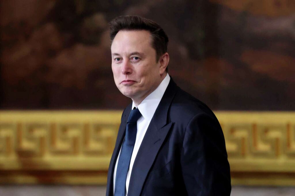 تغییر استراتژیک در کسب‌وکار هوش مصنوعی ایلان ماسک برای تربیت ربات چت Grok