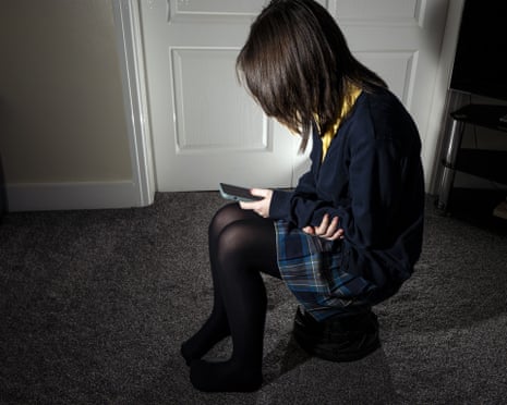 چت‌بات‌های متا: جدیدترین ویژگی‌ها برای حفظ امنیت کودکان