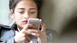 کنترل والدین متا برای چت‌های هوش مصنوعی نوجوانان؛ گامی تازه برای امنیت دیجیتال