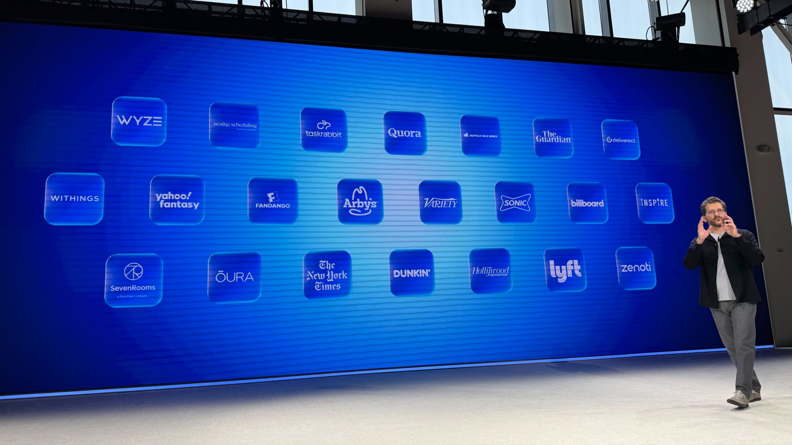 ویژگی‌های هوش مصنوعی آمازون