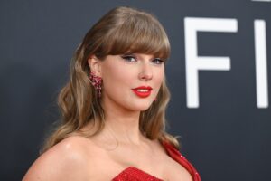 ویدیوهای هوش مصنوعی تیلور سوئیفت: چه خبر است؟