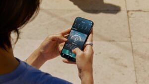 انقلاب در سلامتی: معرفی قابلیت جدید **مربی هوش مصنوعی فیت‌بیت** با پشتیبانی Gemini