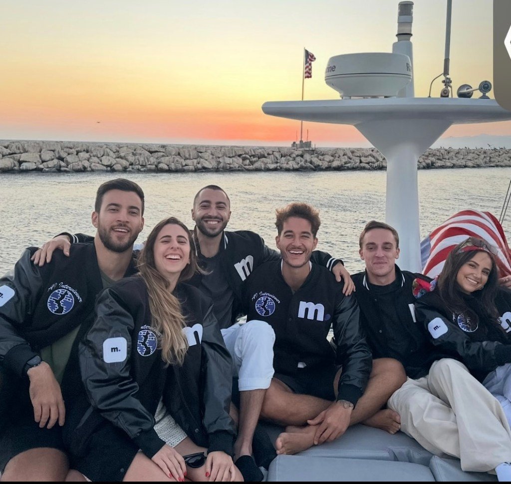 رشد شگفتانگیز میکرو1 در بازار دادههای آموزشی AI رشد شگفتانگیز میکرو1 در بازار دادههای آموزشی AI