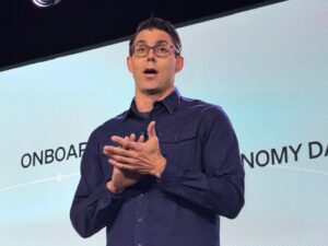 تحول در خودران ریوین: آینده رانندگی هوشمند