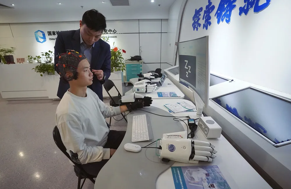 صنعت رابط مغز و کامپیوتر در چین