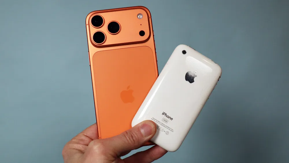 مقایسه دوربین آیفون 17 پرو مکس و آیفون 3GS