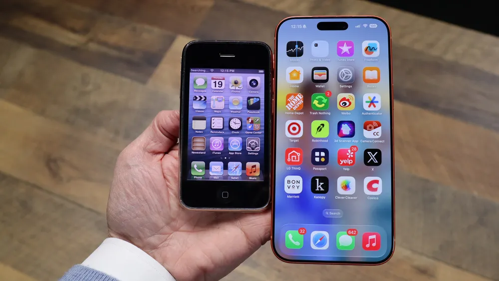 مقایسه دوربین آیفون 17 پرو مکس و آیفون 3GS